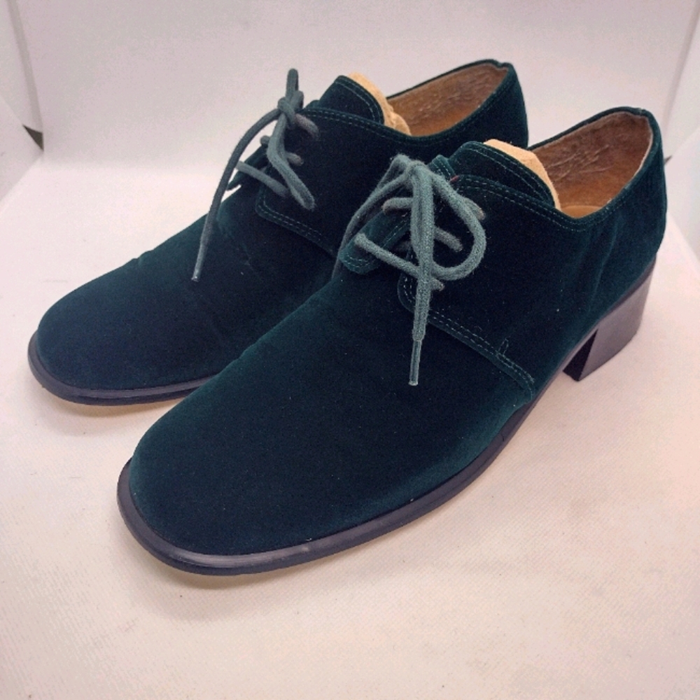 AJ Valenci green shoes size 9